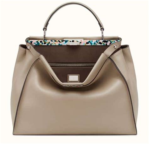 borsa peekaboo di fendi prezzo|Borse a mano Fendi Peekaboo per Donna .